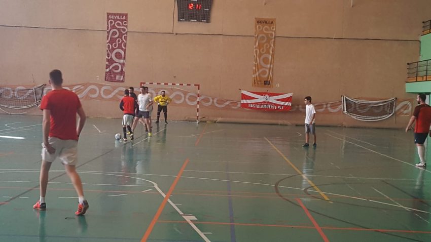 Un momento en el transcurso del partido.